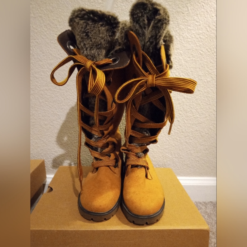 TIMBERLAND Beautiful Women's Boots Size 6M